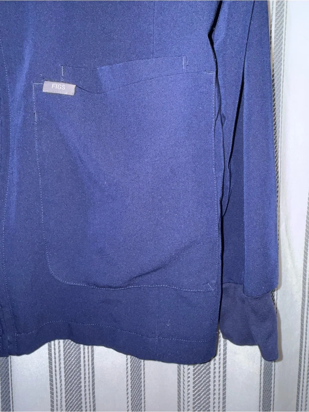 FIGS Navy Women’s Sebina Zip-Front Scrub Jacket